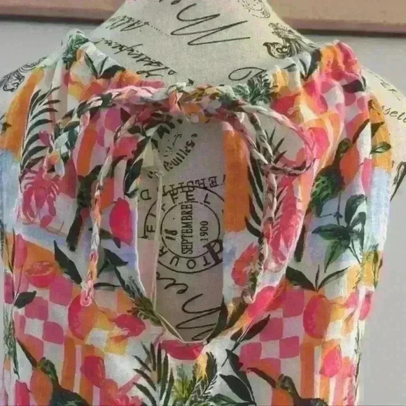 C&C CALIFORNIA | Women's Tropic  Narrow Banded Braided Neckline LinenHal… - Picture 6 of 6